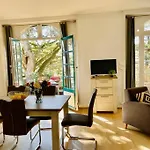 Holiday home Rosacea Maison De *